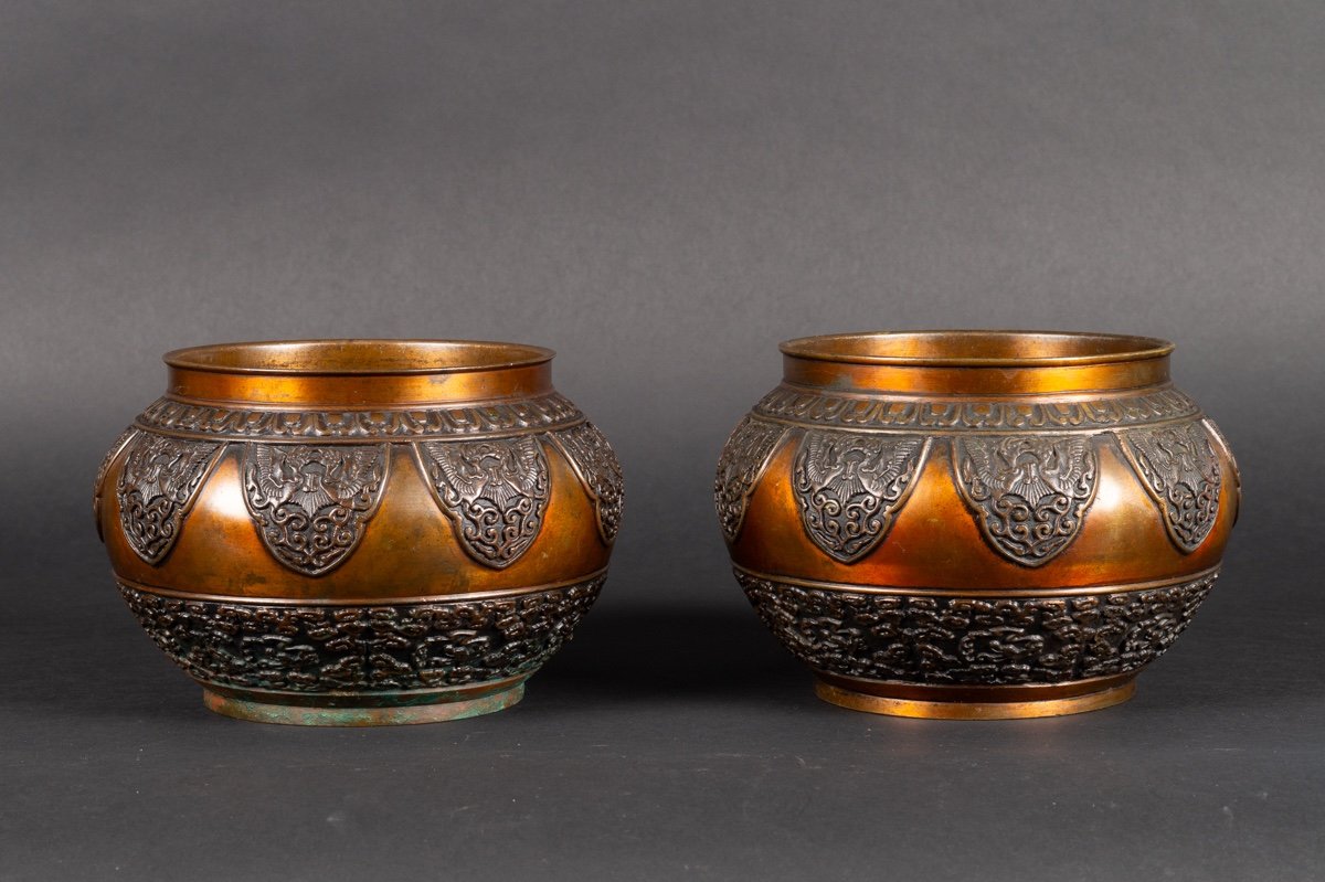 Pair Of Cache-pots, Bronze, Japan, Meiji Era (1868-1912).    