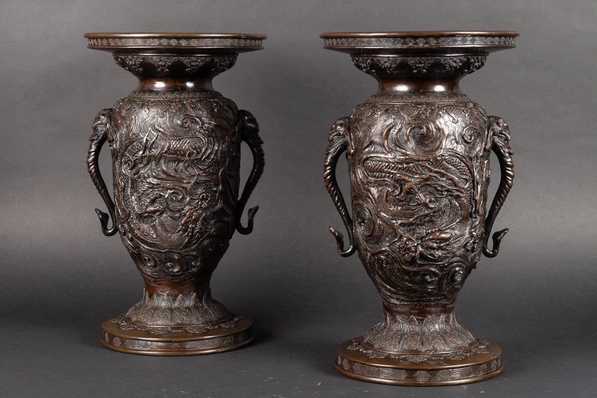 Pair Of Vases With Elephants And Dragons, Bronze, Japan, Meiji Era (1868-1912).-photo-1