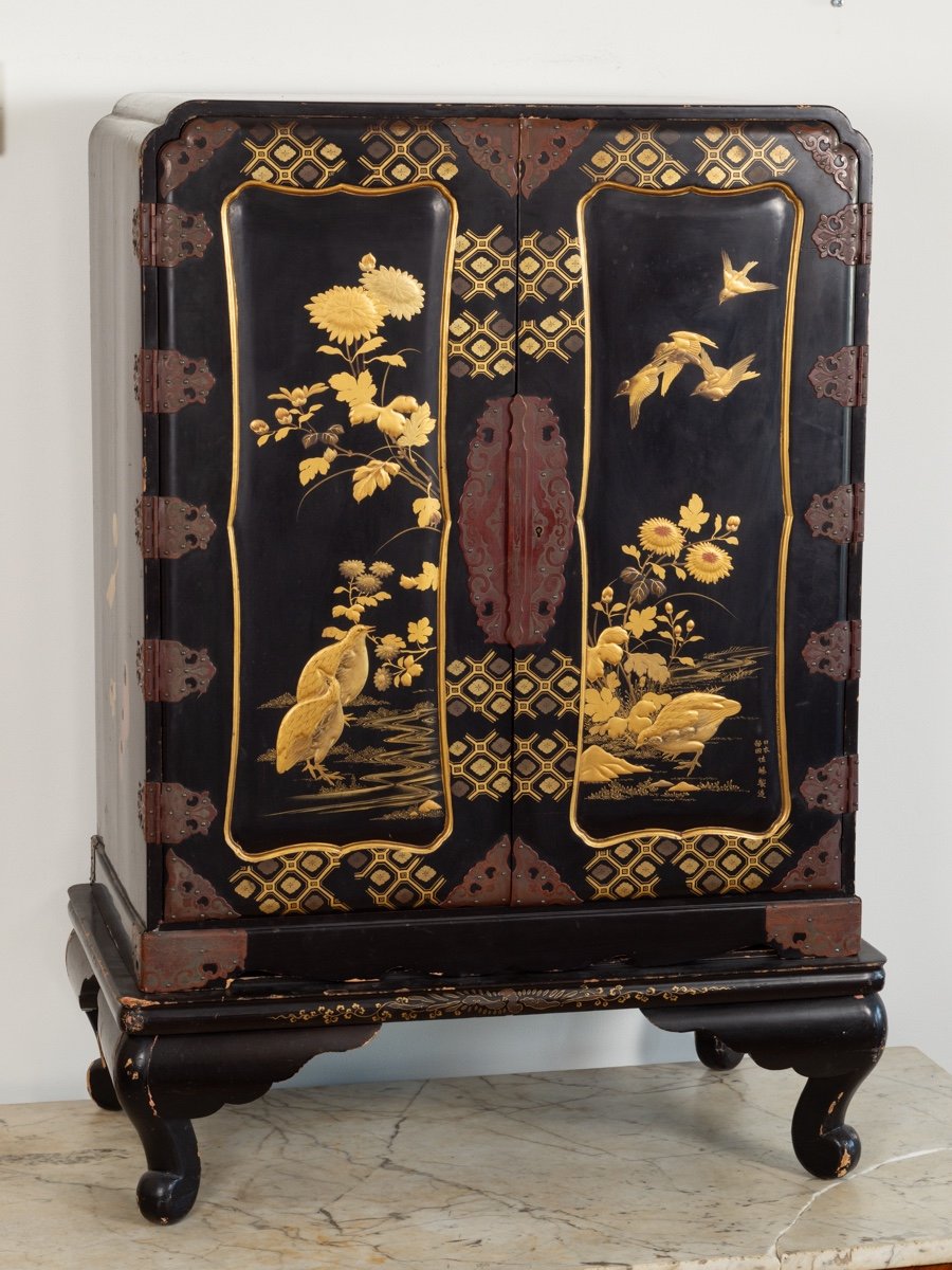 Cabinet, Maki-e Lacquer, Japan, Meiji Era (1868-1912).