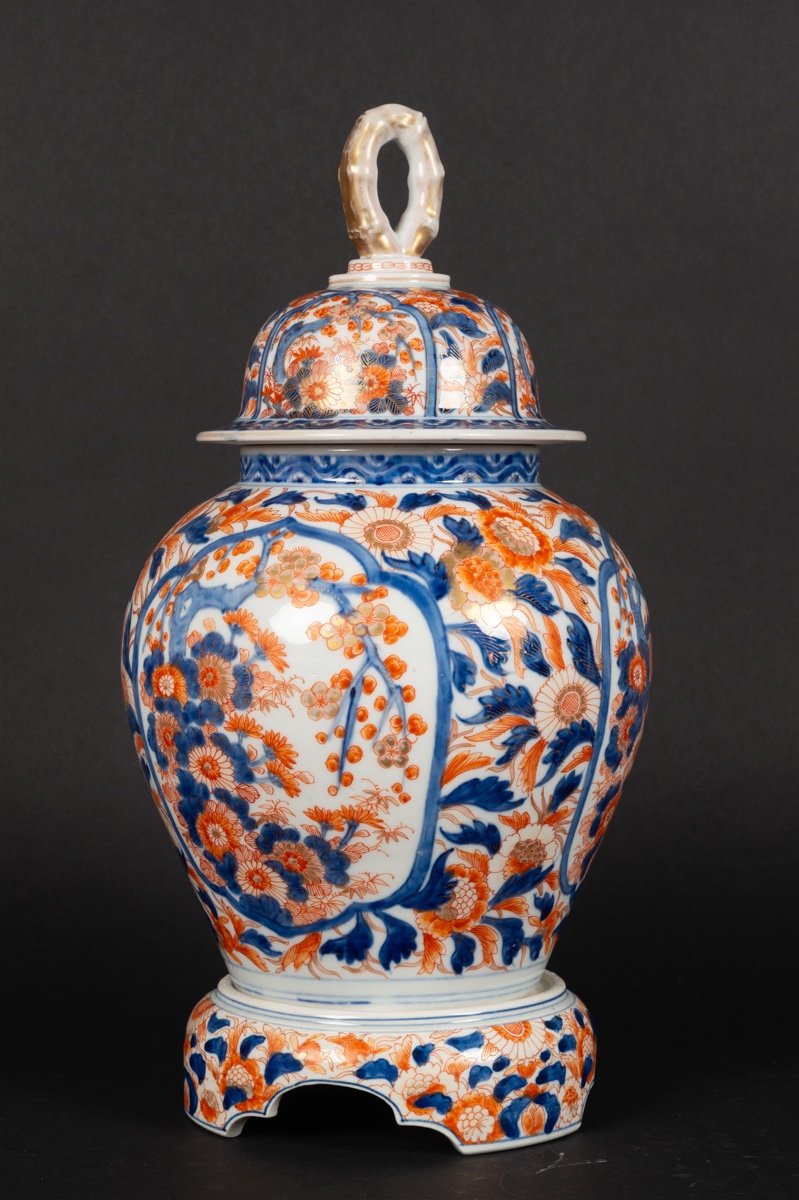 Vase With Cover And Base, Arita - Imari, Japan, Meiji Era (1868-1912). -photo-4