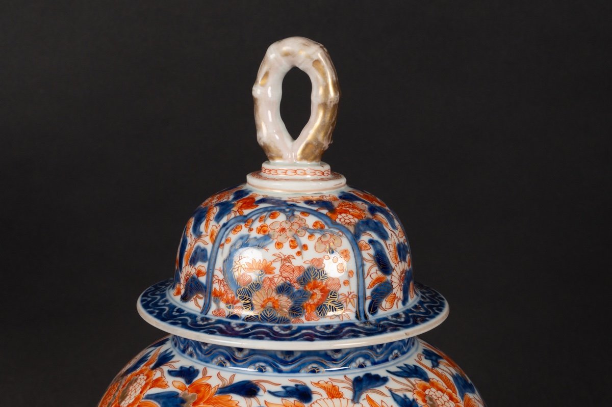 Vase With Cover And Base, Arita - Imari, Japan, Meiji Era (1868-1912). -photo-1