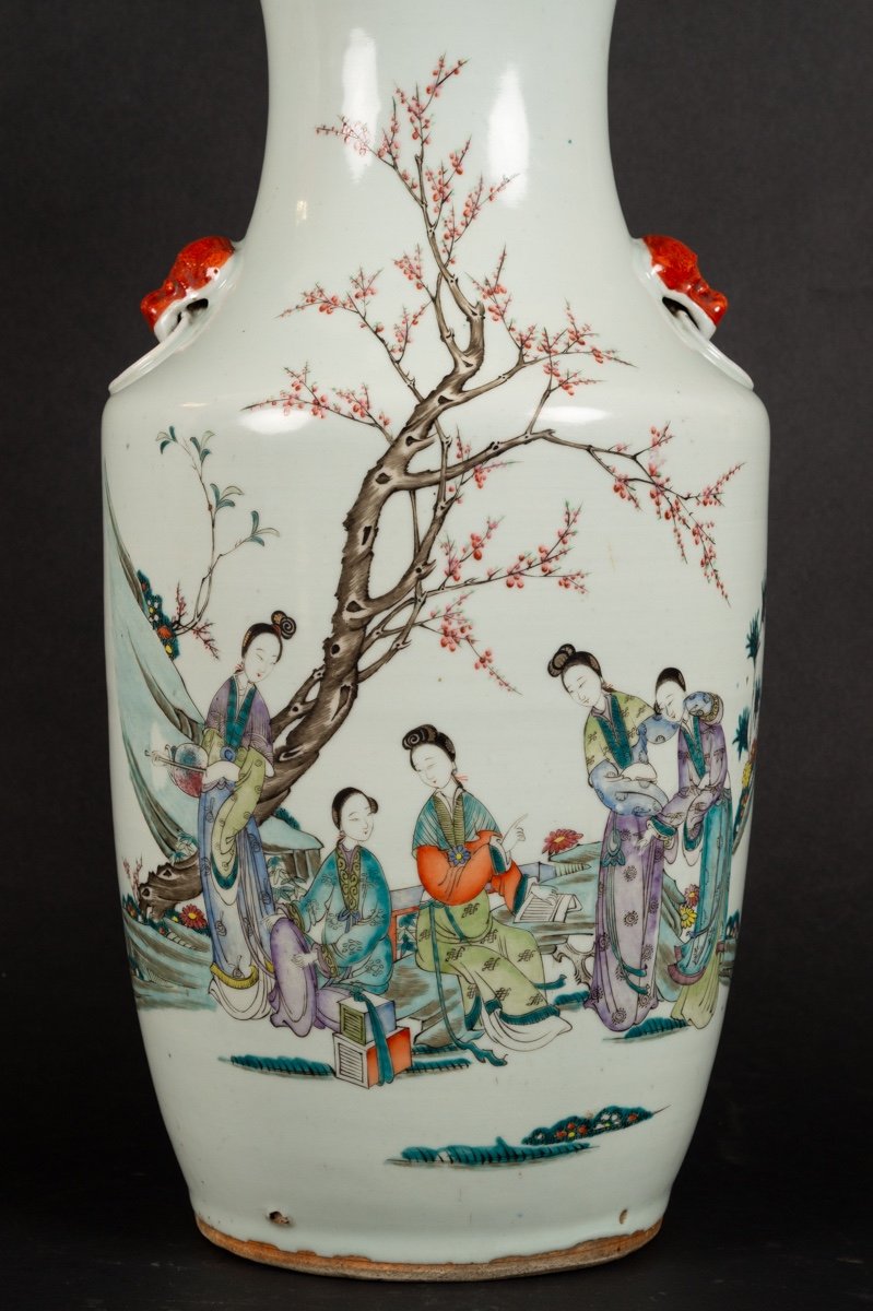 Vase Avec Des Dames, Chine, Dynastie Qing, XIXe Siècle.  -photo-1