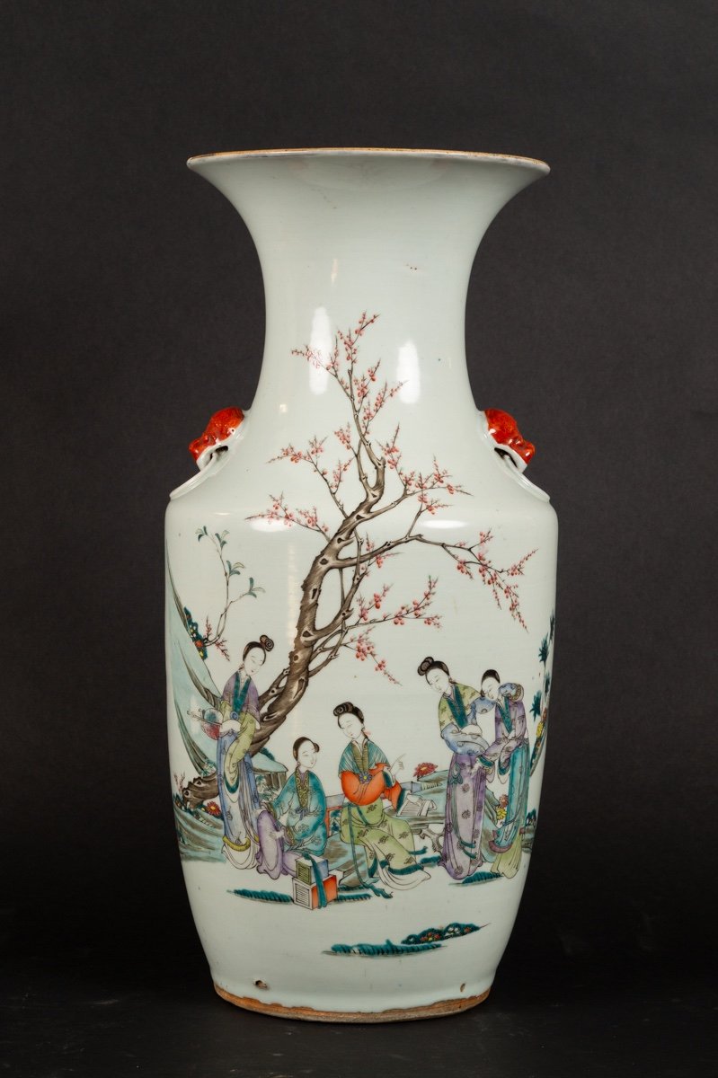 Vase Avec Des Dames, Chine, Dynastie Qing, XIXe Siècle.  