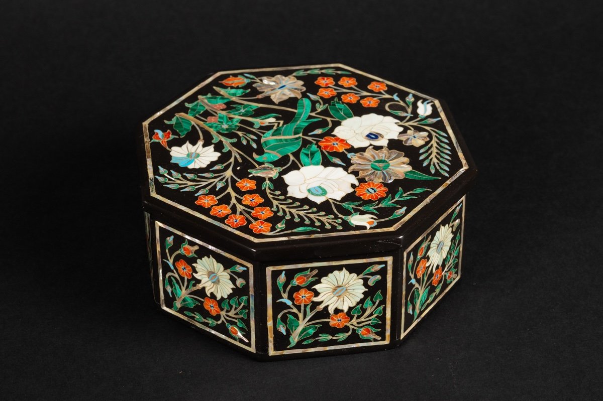 Pietra Dura Box, Italy, 20th Century. -photo-4