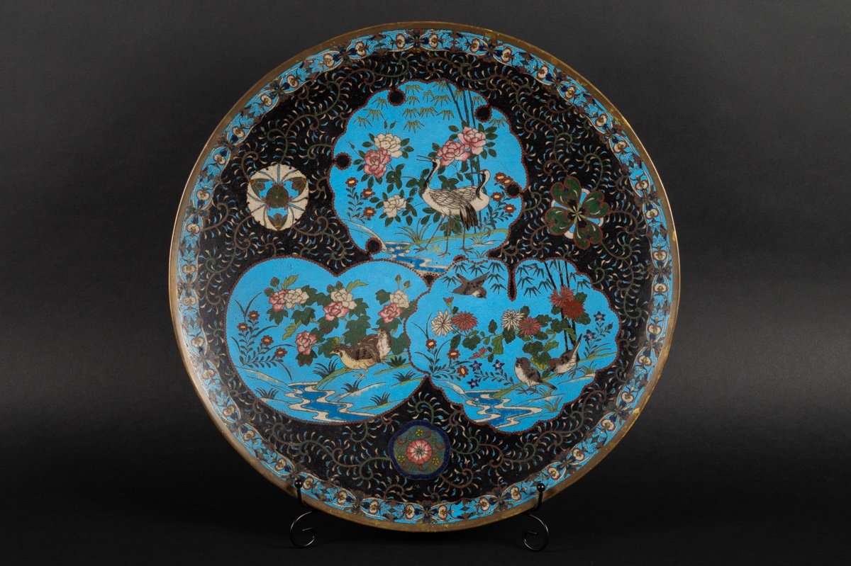 Large Cloisonné Charger, Japan, Meiji Era (1868-1912), Escalier De Cristal. 