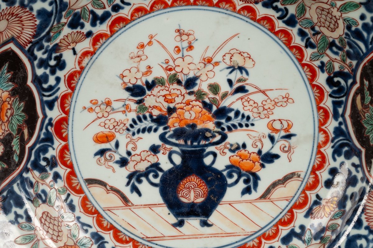 Plat à Fleurs, Arita - Imari, Japon, époque Edo, Vers 1700. -photo-3