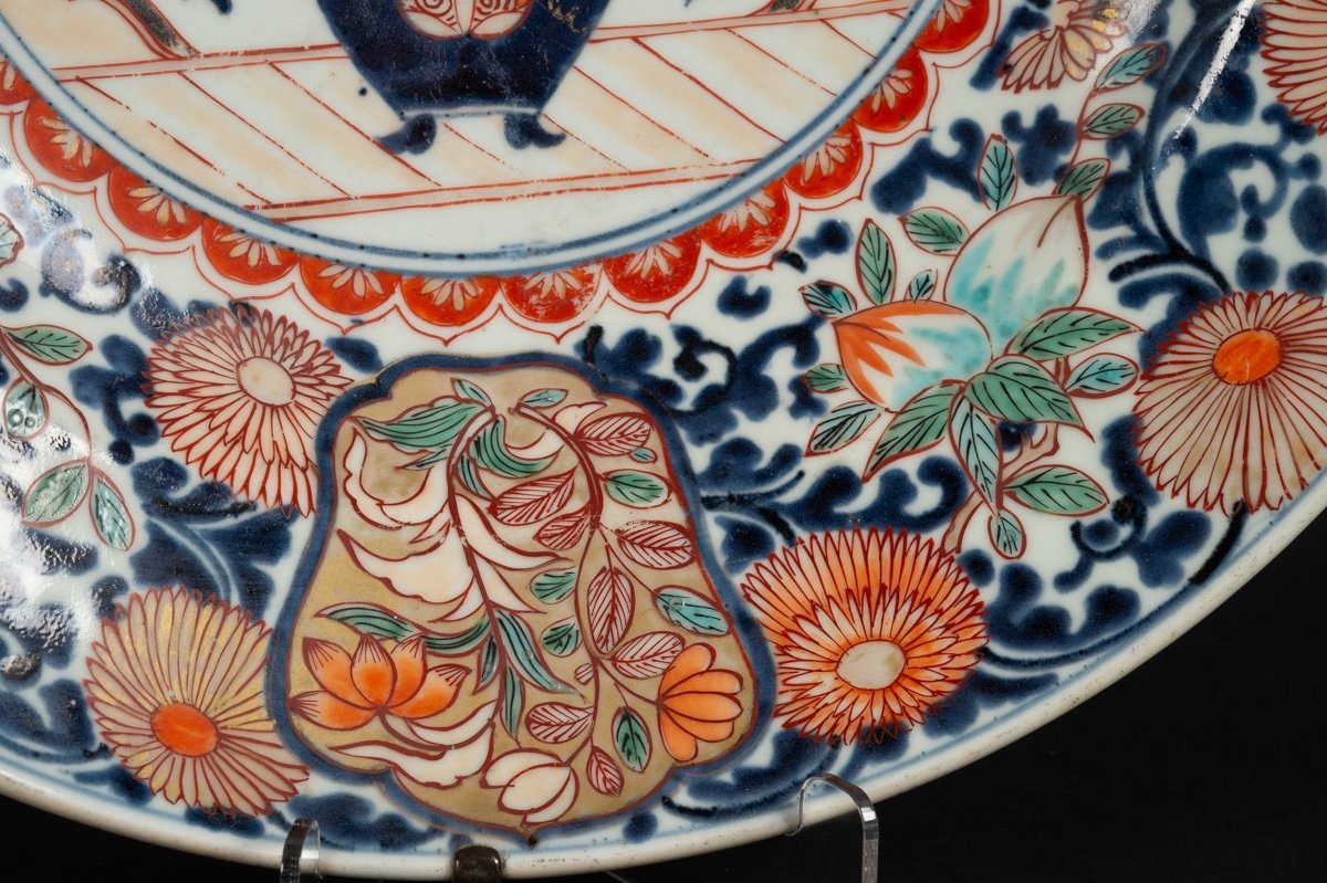 Plat à Fleurs, Arita - Imari, Japon, époque Edo, Vers 1700. -photo-2