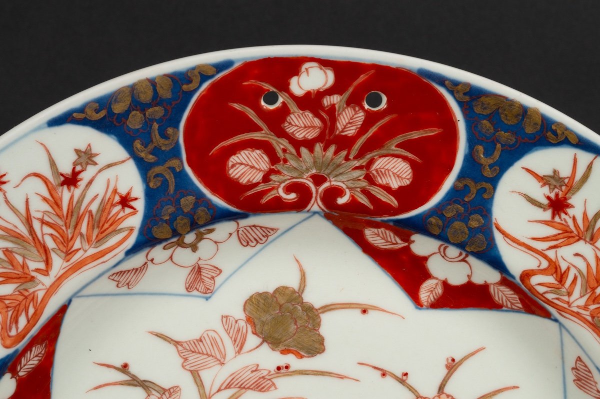 Beard Dish, Arita - Imari, Japan, Edo Period, 18th-19th Century. -photo-1