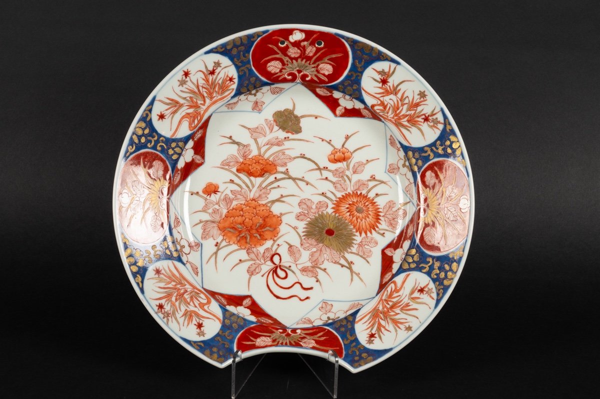 Beard Dish, Arita - Imari, Japan, Edo Period, 18th-19th Century. 