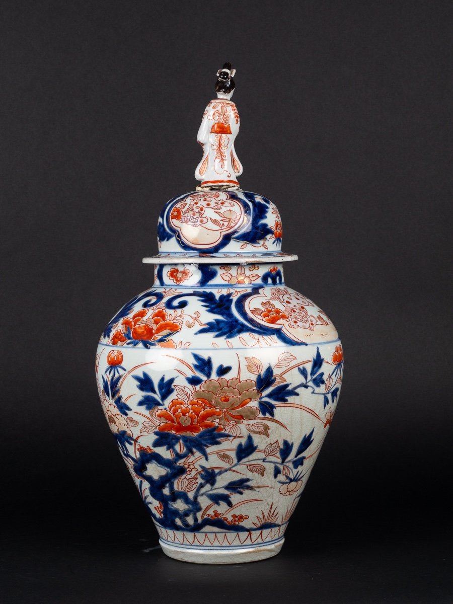 A Vase With Lid, Arita - Imari, Japan, 17th / 18th Century-photo-3