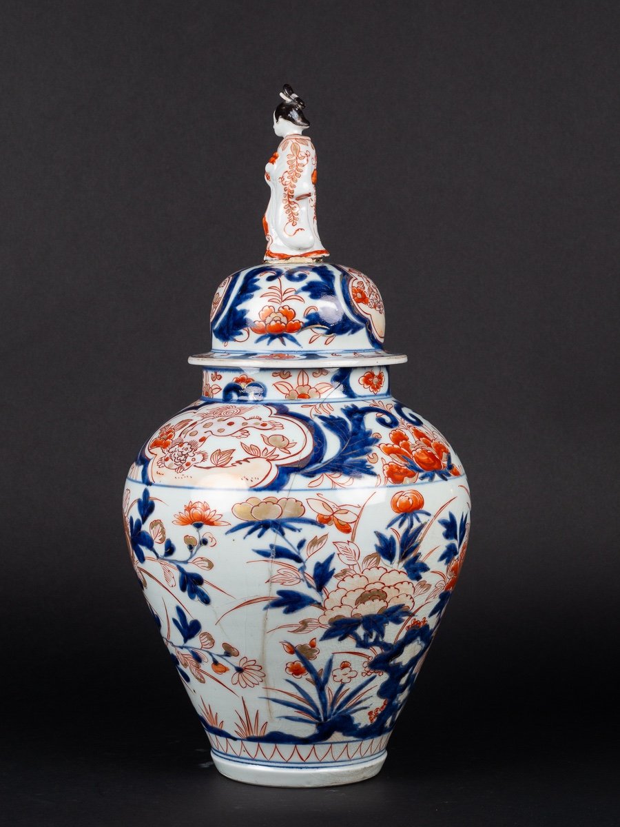 A Vase With Lid, Arita - Imari, Japan, 17th / 18th Century-photo-4