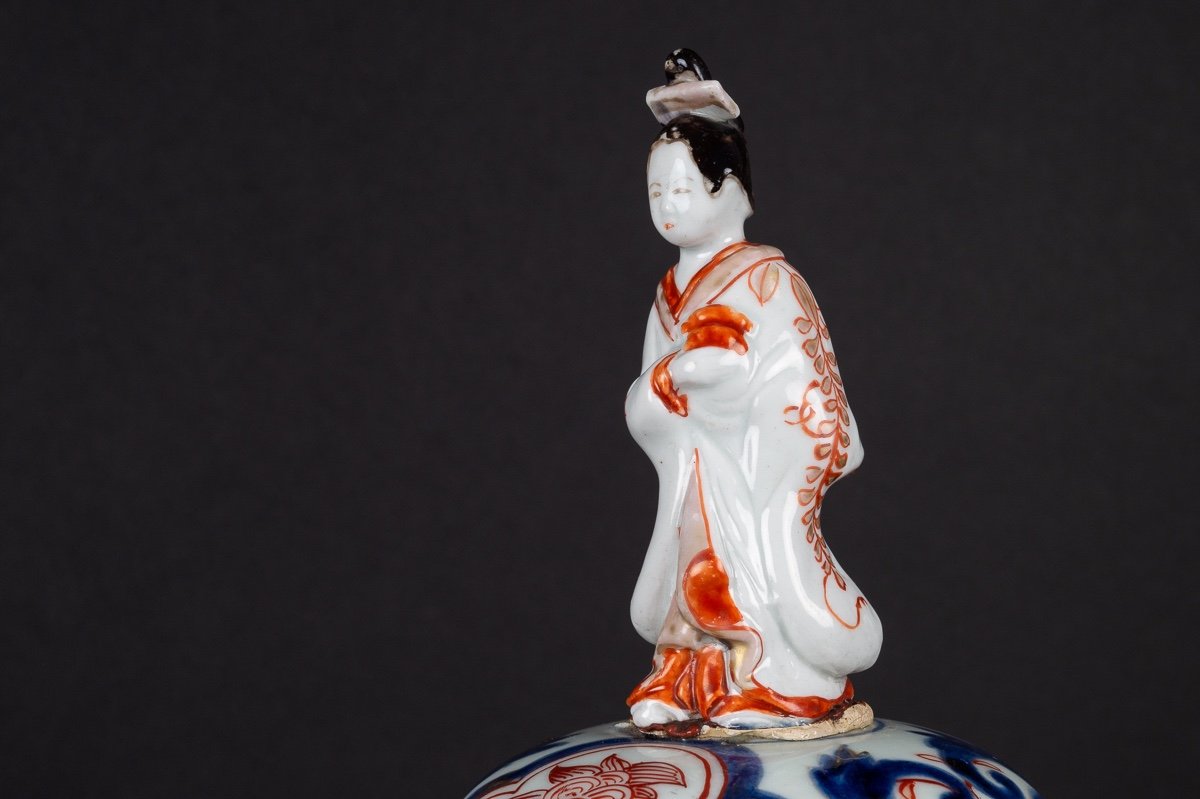 A Vase With Lid, Arita - Imari, Japan, 17th / 18th Century-photo-6