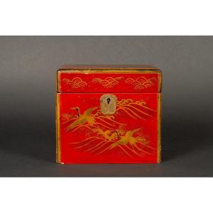 Lacquered Box With Cranes, Japan, Meiji Era (1868-1912).