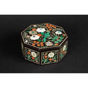 Pietra Dura Box, Italy, 20th Century. 