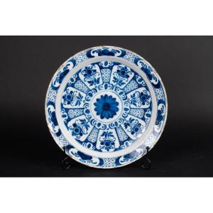 Earthenware Dish, Delft, Netherlands, 17th/18th Century.