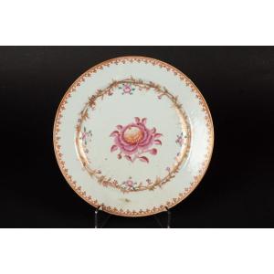 Plate With Rose, China, Qing Dynasty, Qianlong Period (1735-1796)