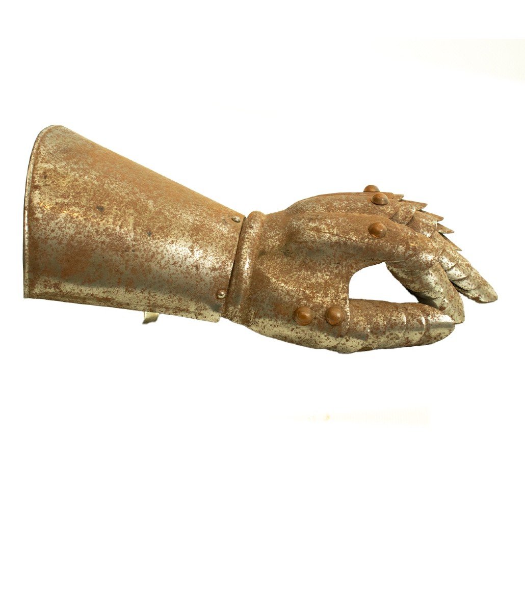 Vintage Reproduction Gauntlet, Early 20th Century.