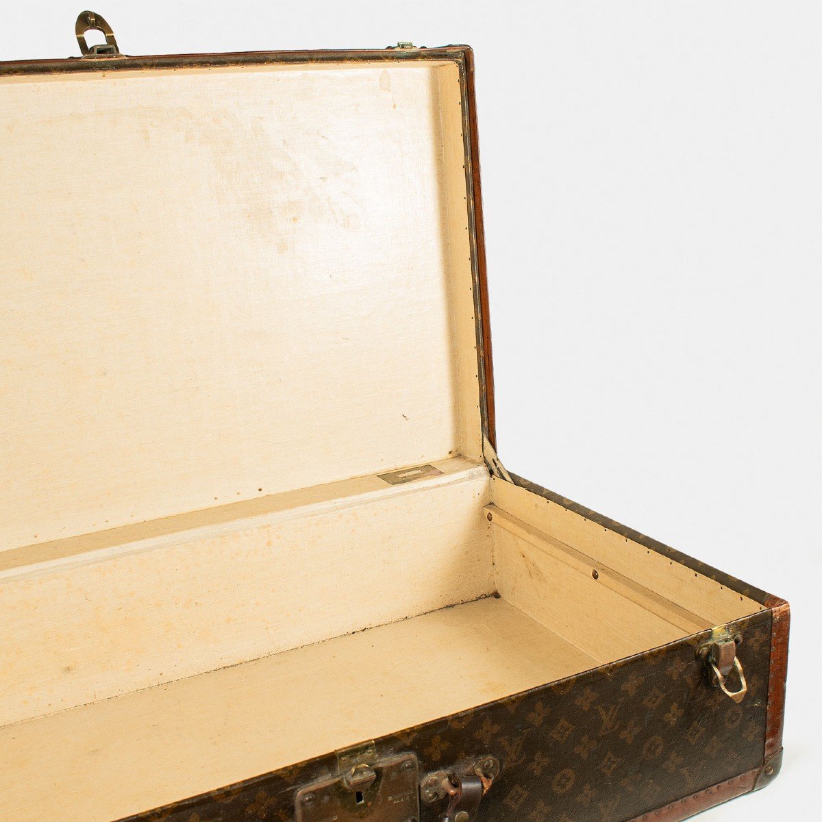 Louis Vuitton Suitcase From The Early 20th Century-photo-4