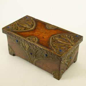 Coffre/Boîte en Noyer, Décoration en Bronze - Style Art Nouveau