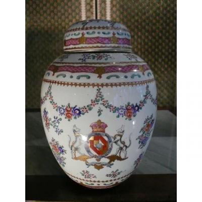 Large Covered Porcelain Pot From Paris Samson Workshop From Mid-20th Century