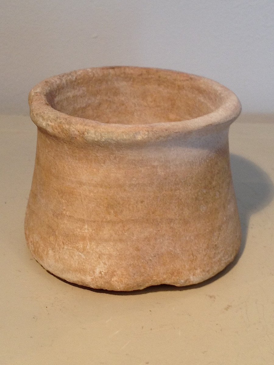 Pot à fard en albâtre rubané. Culture Kerman, Asie Centrale, (Iran) Bactriane 2500-2100 av JC.-photo-1