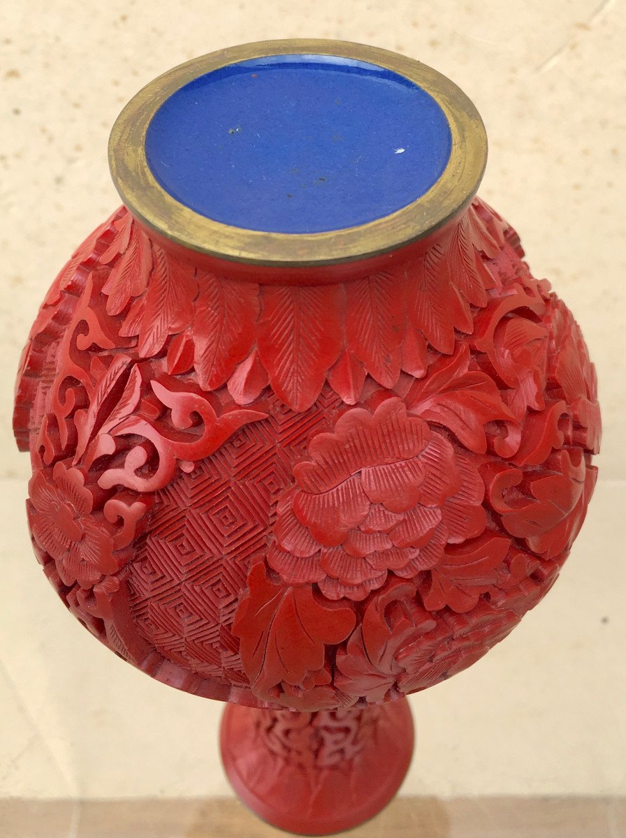 Petit Vase En Laque De Cinabre Sur Laiton émaillé Bleu. Chine Deuxième Moitié Du XXe Siècle. -photo-4