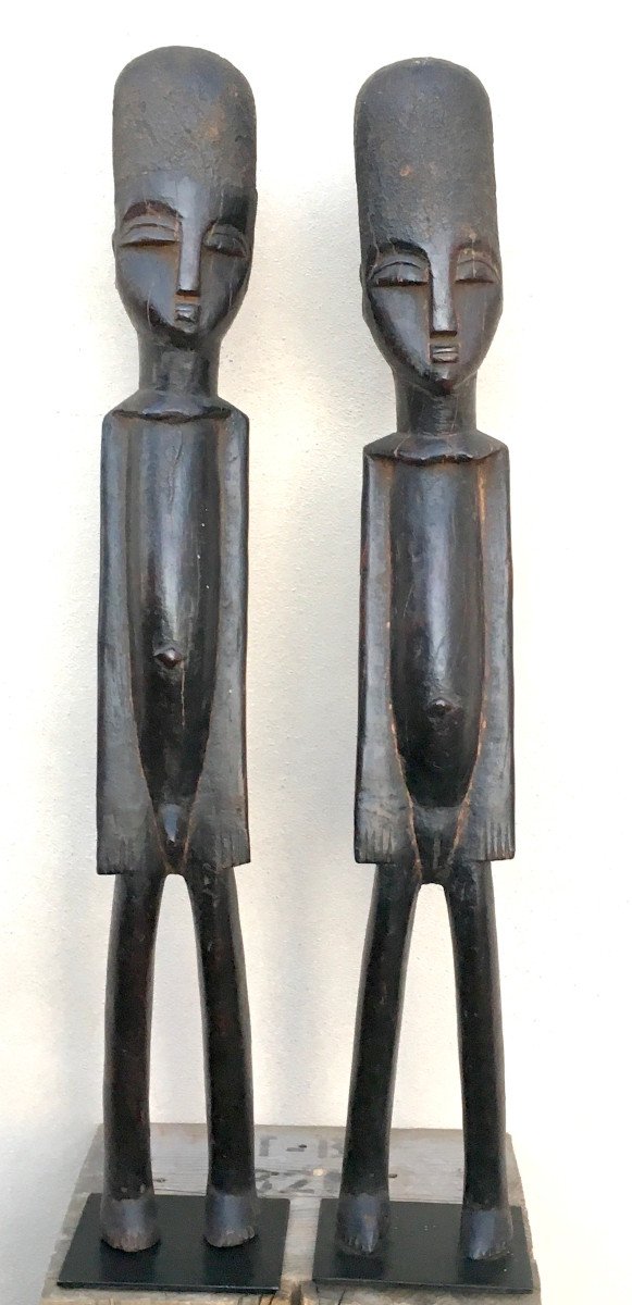 Pair Of Bateba Hardwood Statues With Black Patina. Lobi, Burkina Faso. Mid-20th Century.-photo-2