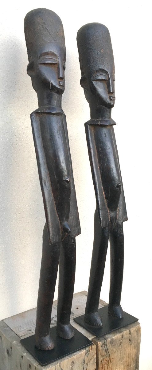 Pair Of Bateba Hardwood Statues With Black Patina. Lobi, Burkina Faso. Mid-20th Century.-photo-1