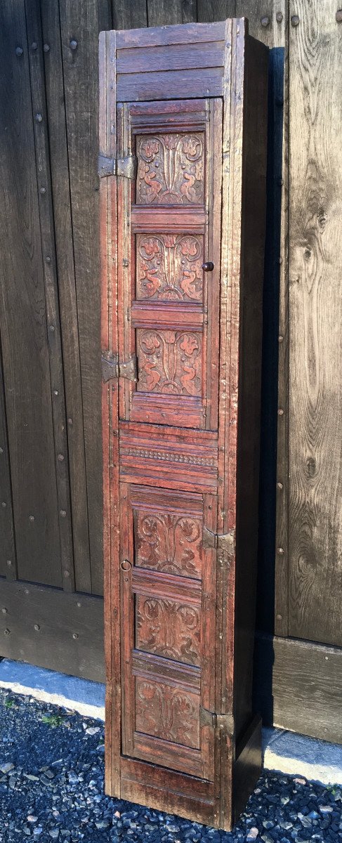 Etroit meuble de boiserie à deux portes en chêne sculptées. Anvers, Flandres. XVIIe siècle.-photo-8