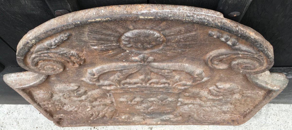 Small Cast Iron Fireback With The Bourbon Coat Of Arms. France, 18th Century.-photo-1