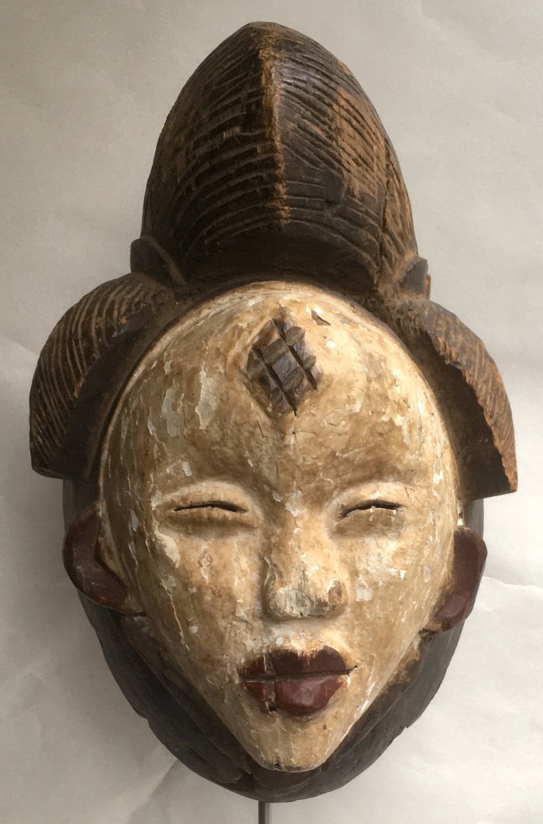 Okuyi Mask For Funeral Ceremony. Softwood And Kaolin. Pounou, Gabon. Early 20th Century-photo-2
