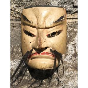 Ancien masque de théâtre Nô en bois laqué. Japon, fin de l'ère Edo, XVIIIe - XIXe.