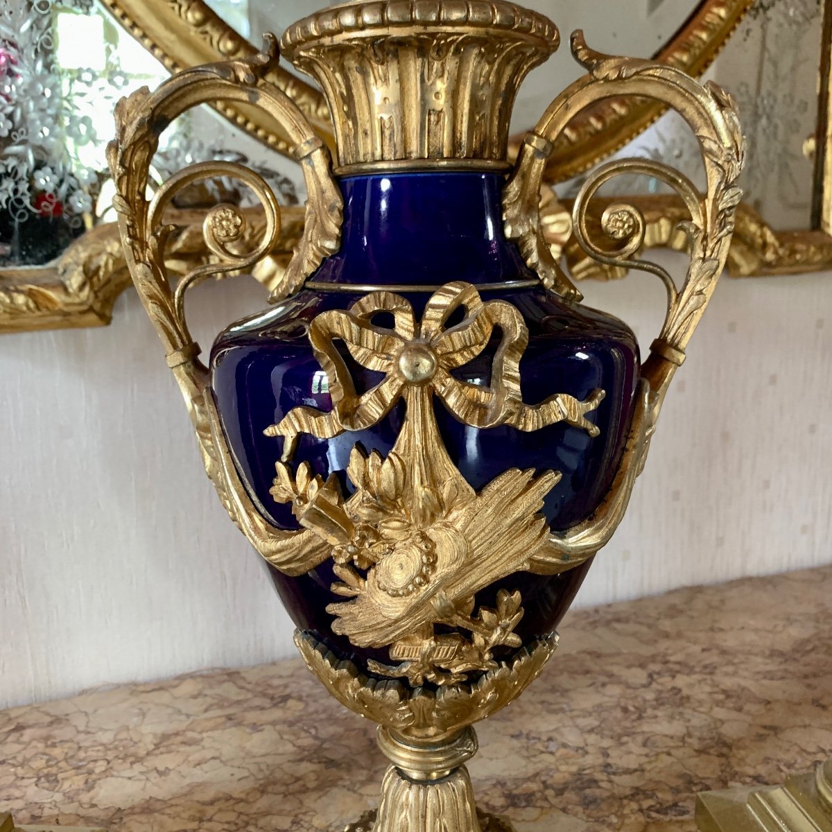Vase En Porcelaine Bleue - Style Louis XVI - Epoque XIXe-photo-2