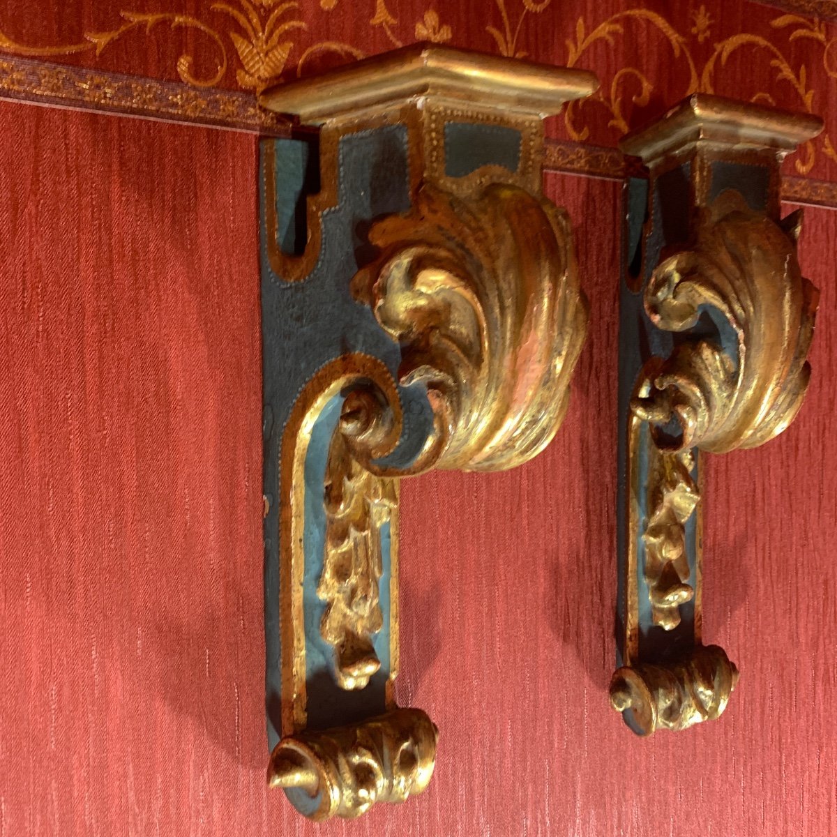 Pair Of Gilded Wood Wall Brackets -photo-4