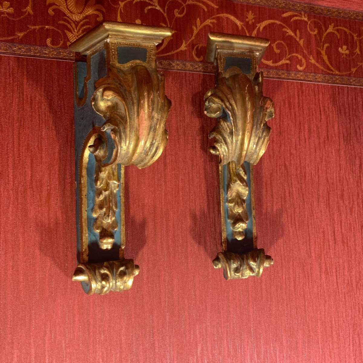 Pair Of Gilded Wood Wall Brackets -photo-2