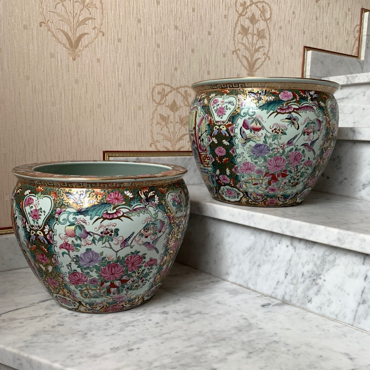 Paire De Cache pots ou Jardinières en Porcelaine Canton XXe