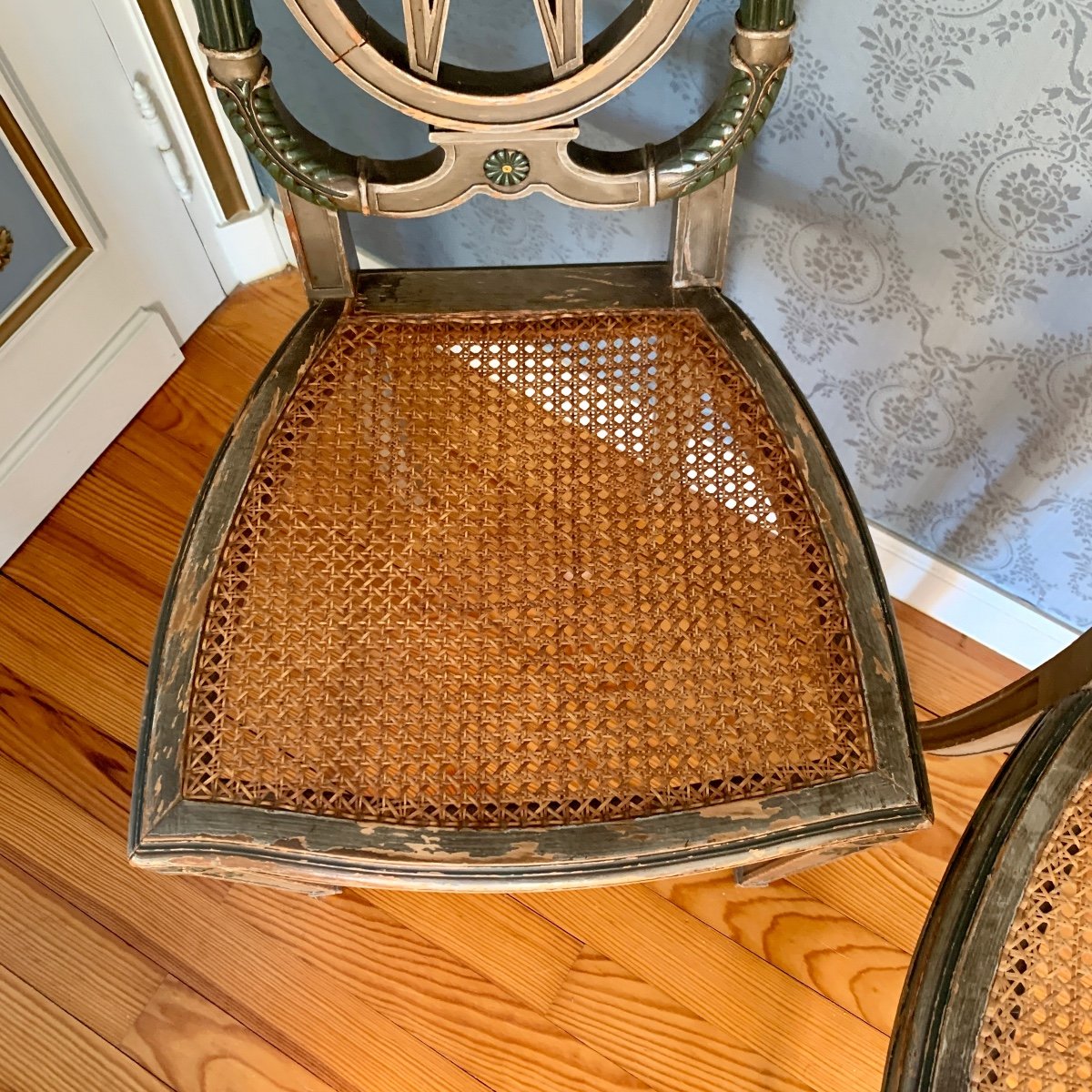 Pair Of 19th Century Medallion Back Chairs-photo-3