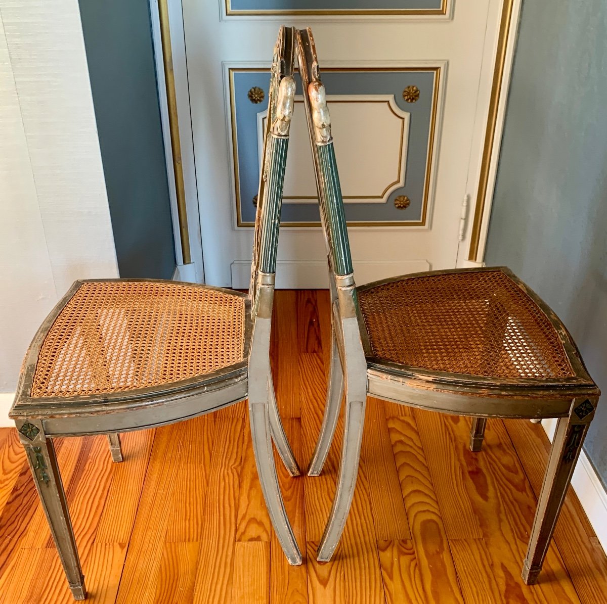 Pair Of 19th Century Medallion Back Chairs-photo-6