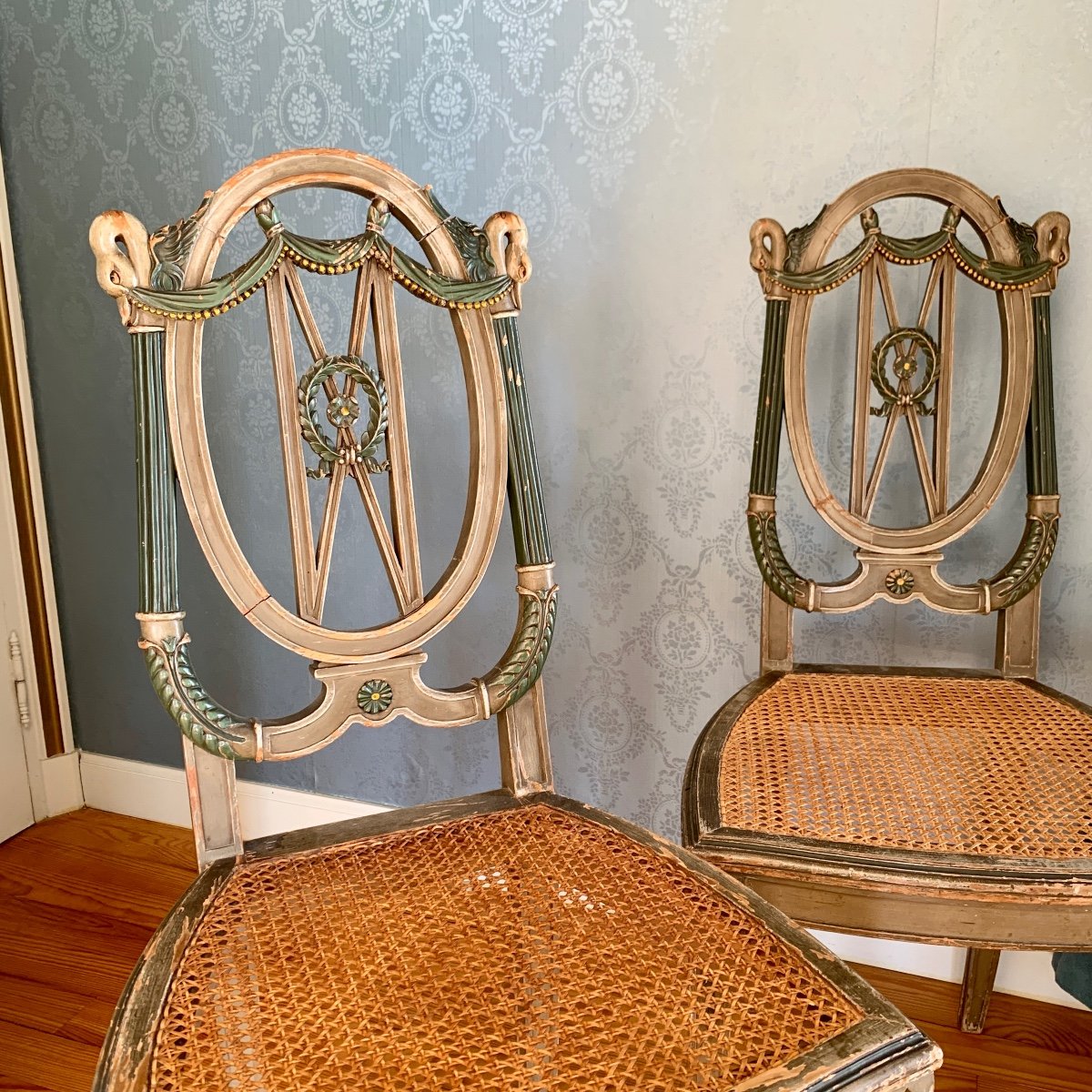 Pair Of 19th Century Medallion Back Chairs-photo-7