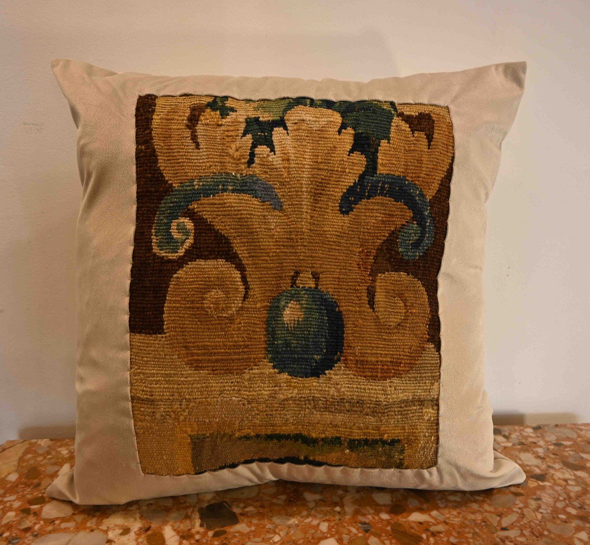 Pretty Pair Of Flanders Tapestry Cushions XVII Th Century - 45x45cm - N° 1336-photo-1