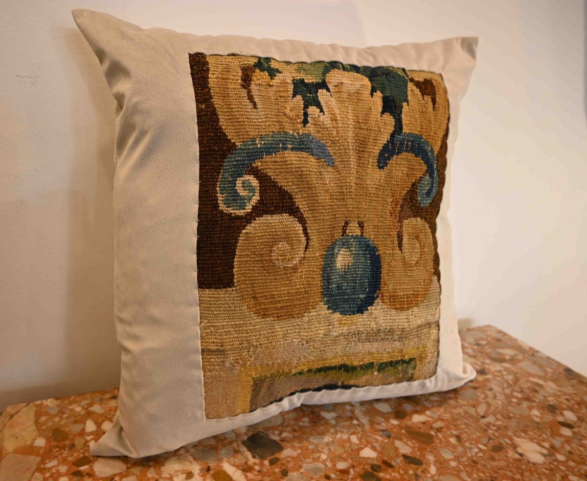 Pretty Pair Of Flanders Tapestry Cushions XVII Th Century - 45x45cm - N° 1336-photo-2