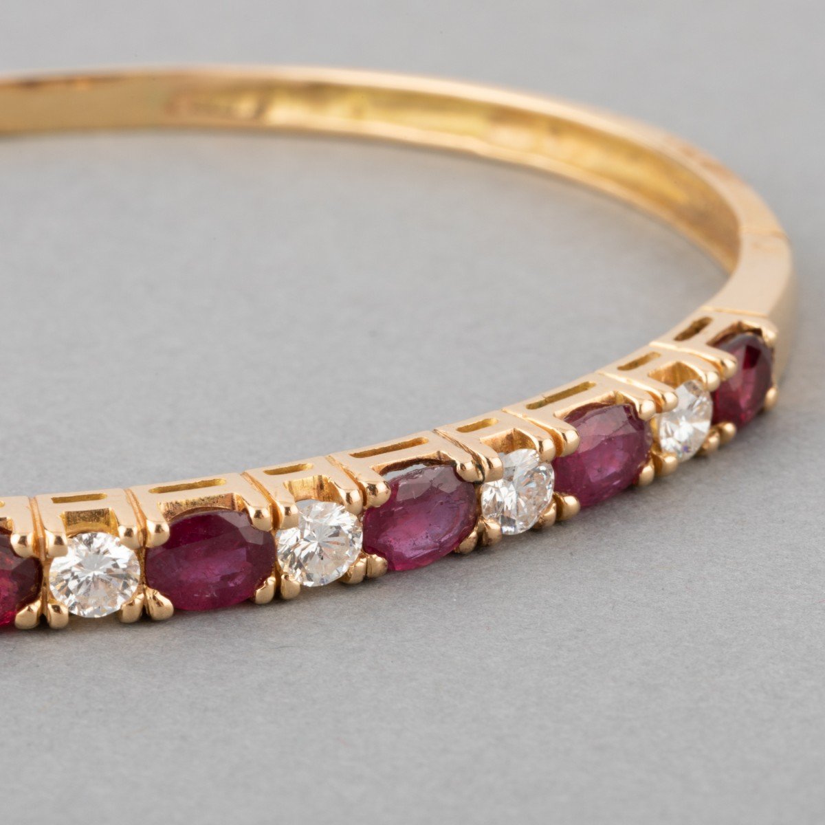 Vintage Bracelet In Gold Diamonds And Rubies-photo-3