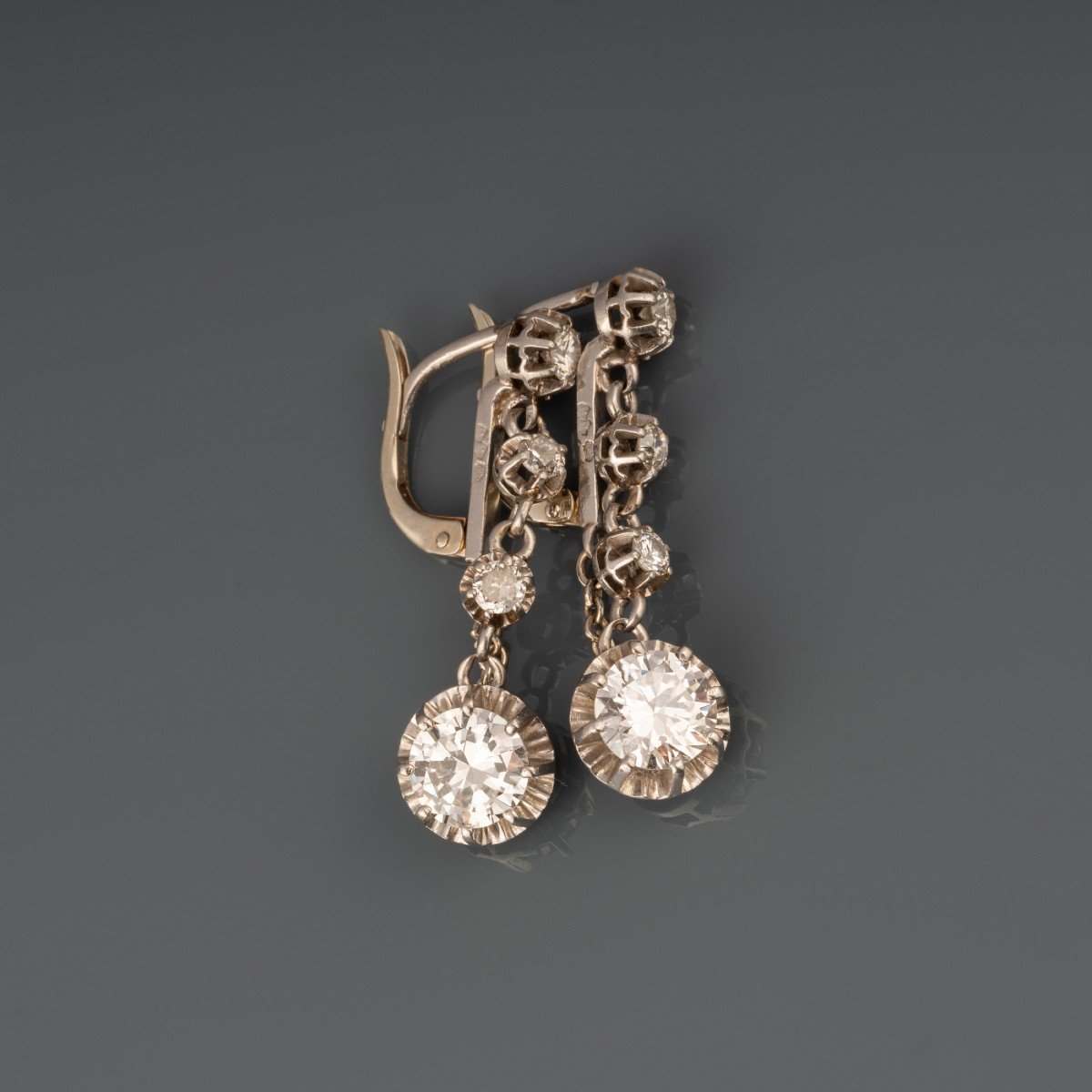 French Art Deco Earrings In Platinum Gold And 3 Carats Of Diamonds-photo-3