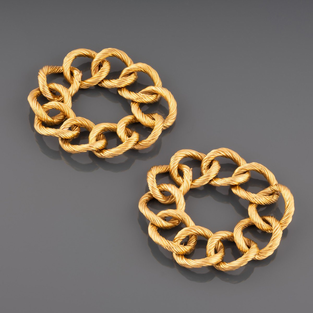 A Pair Of Vintage Gold Bracelet By Kutchinsky-photo-3