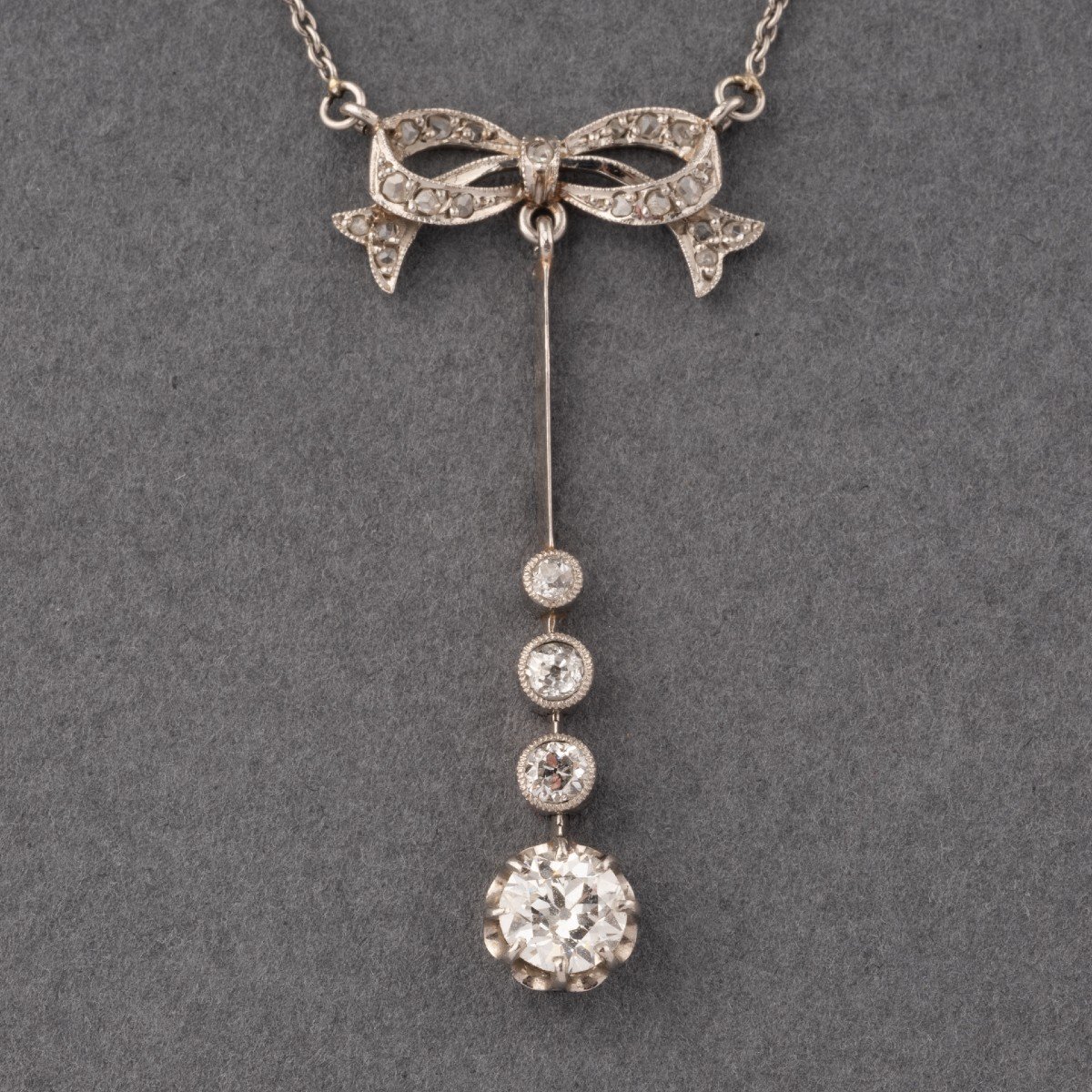 Old Belle Epoque Necklace In Platinum Gold And 1 Carat Of Diamond-photo-4