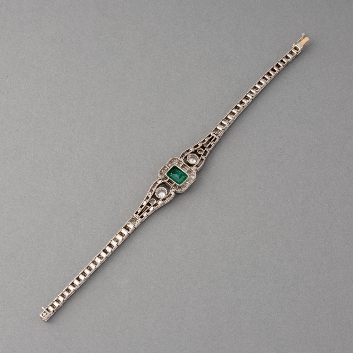 Old French Art Deco Bracelet In Platinum, Diamonds And Emerald-photo-3