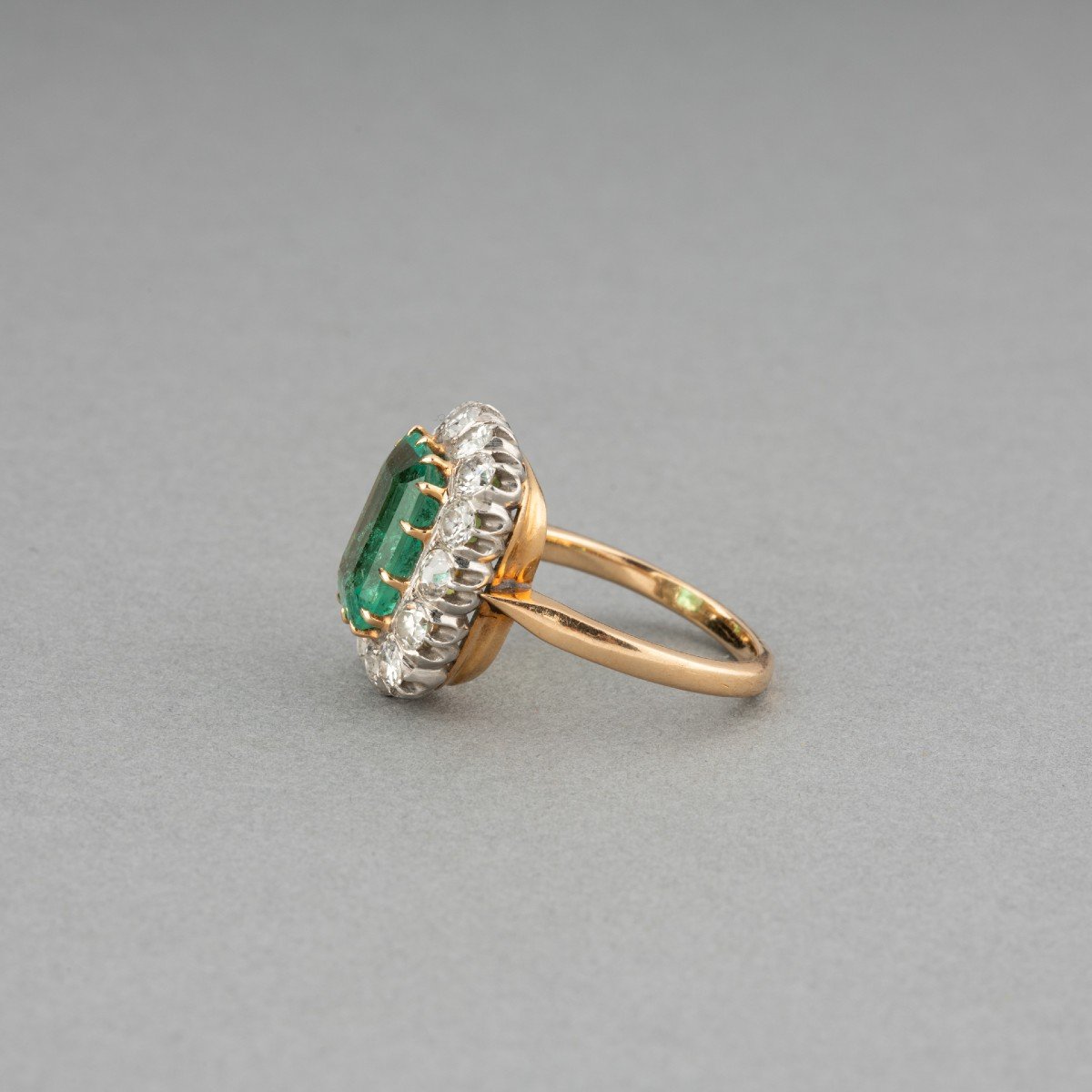 Vintage French Gold Ring With Diamonds And 4 Carat Emerald-photo-4