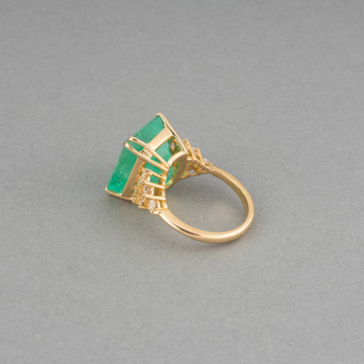 Vintage French 14 Carat Diamond And Emerald Ring-photo-1