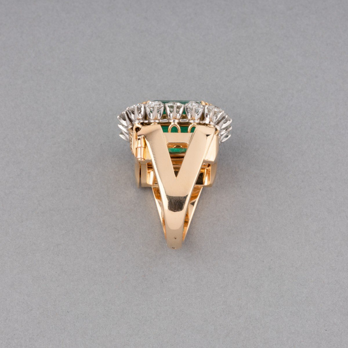 19-carat Diamond And Emerald Gold Ring And Pendant-photo-2