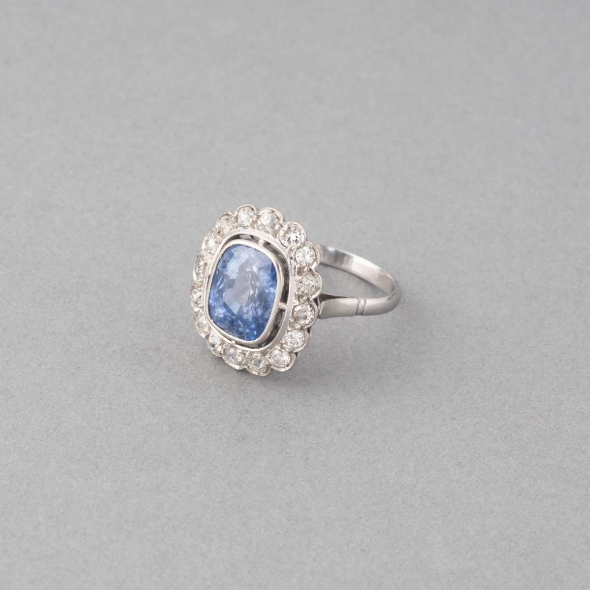 Antique French Art Deco Platinum Diamond And 4 Carat Sapphire Ring-photo-4